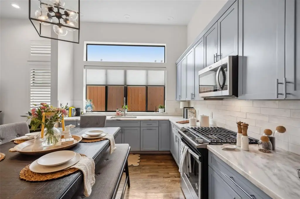 W 22nd St · Unit A — photo 5