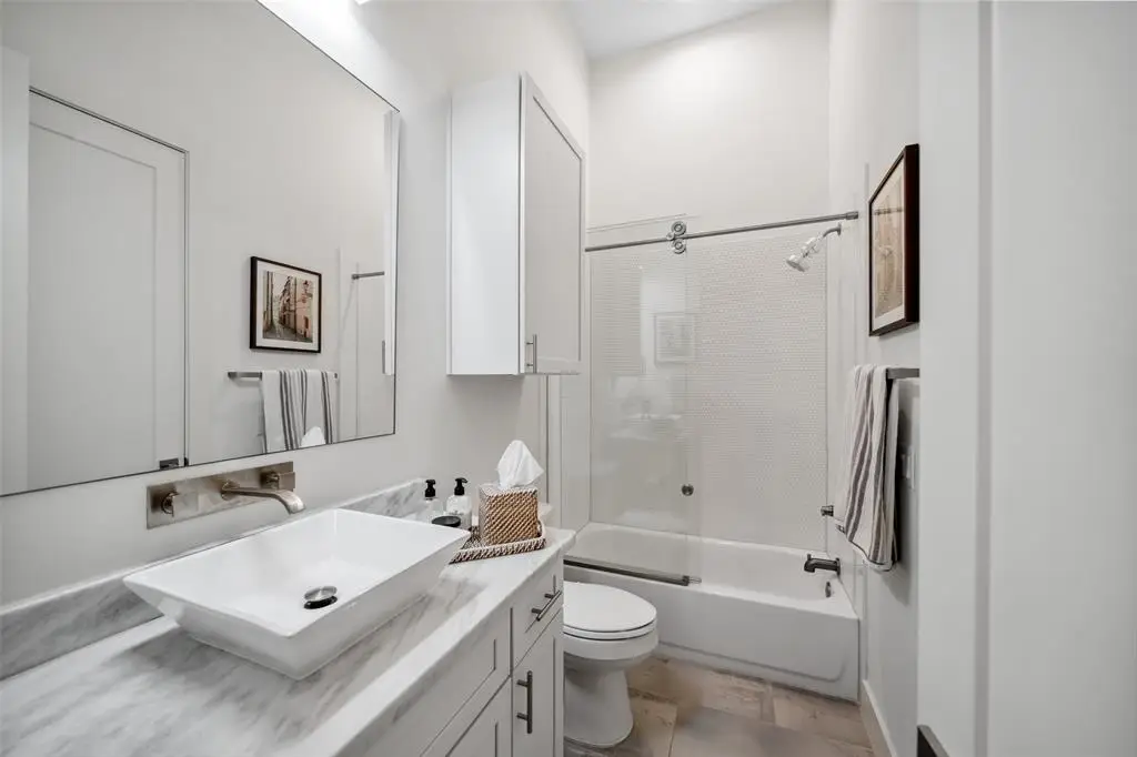 W 22nd St · Unit A — photo 18