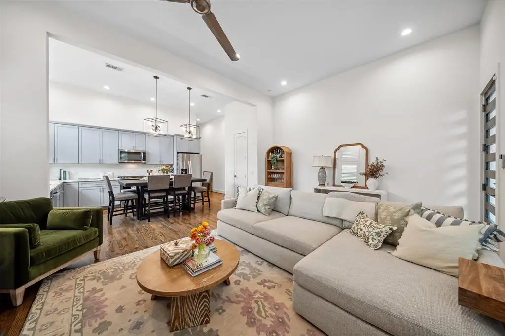 W 22nd St · Unit A — photo 10
